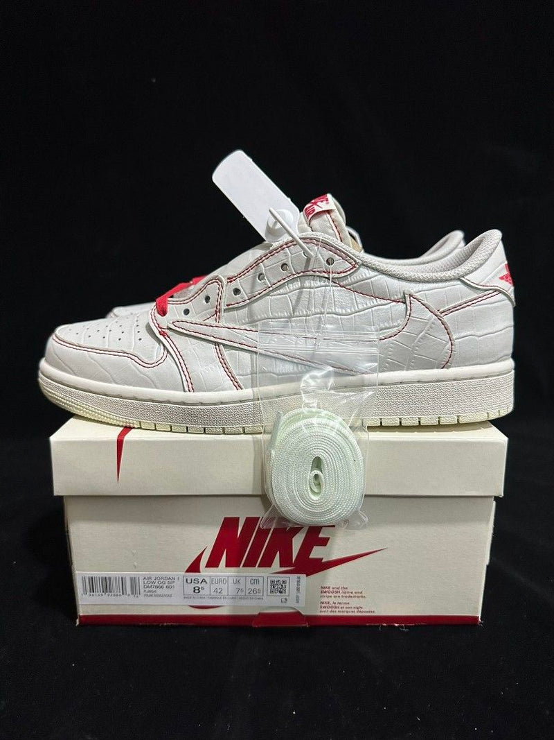 Tênis Nike Air Jordan 1 Low x Travis Scott