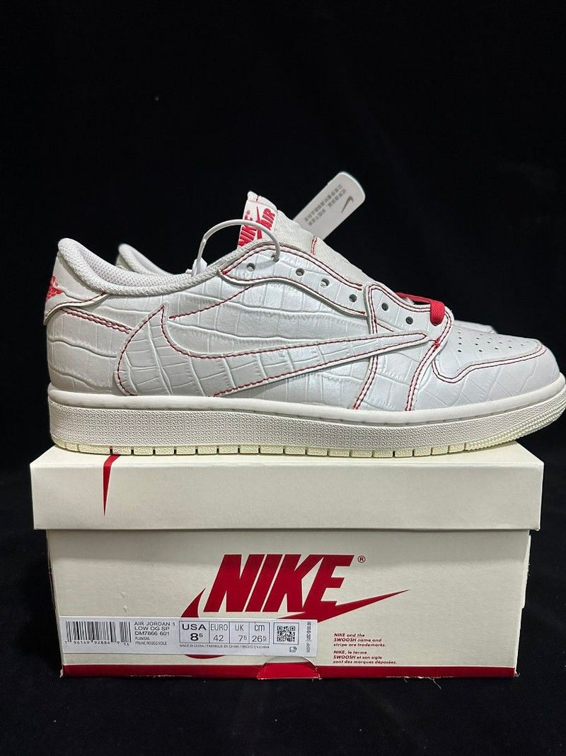 Tênis Nike Air Jordan 1 Low x Travis Scott