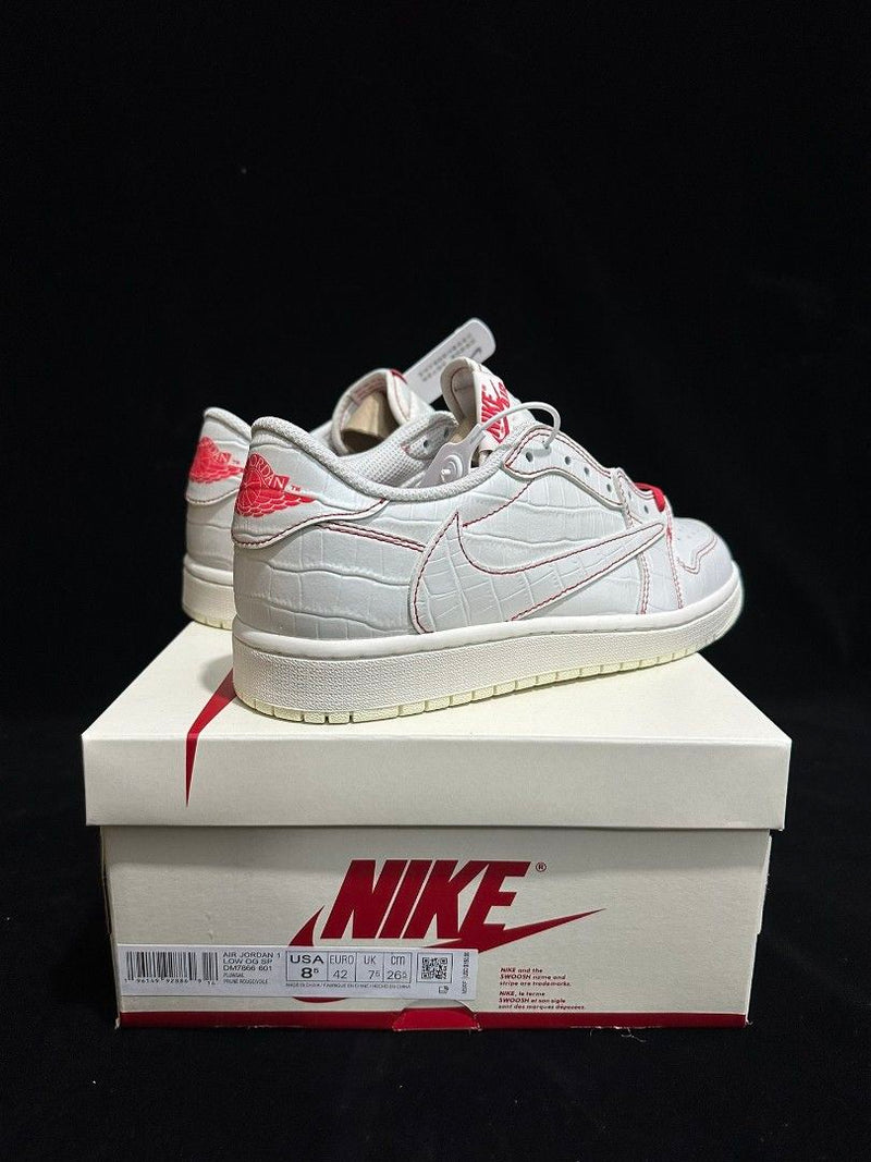 Tênis Nike Air Jordan 1 Low x Travis Scott