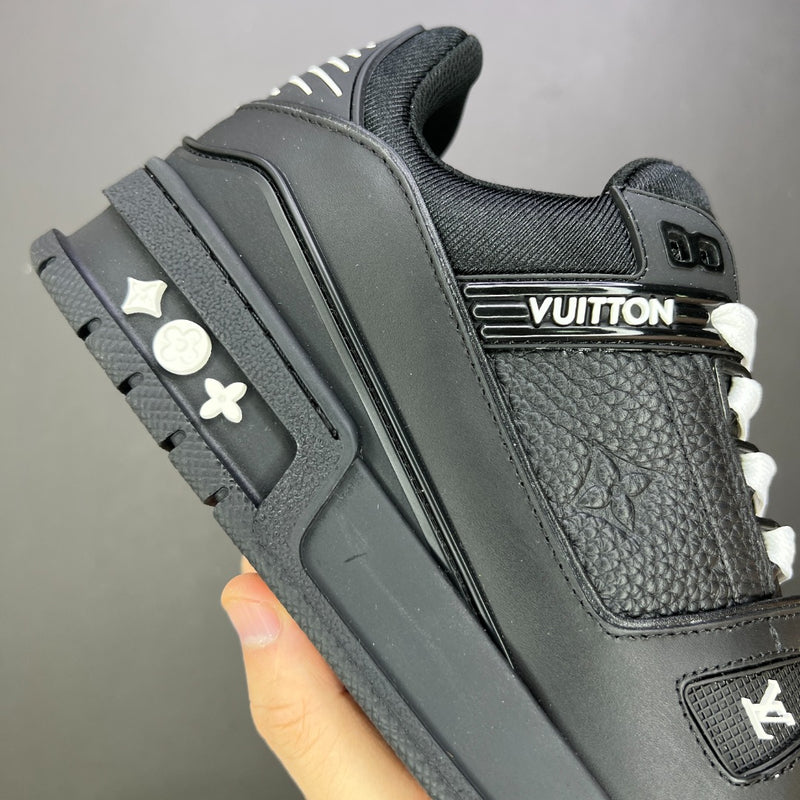 Louis Vuitton Trainer All Black