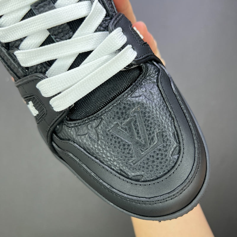 Louis Vuitton Trainer All Black