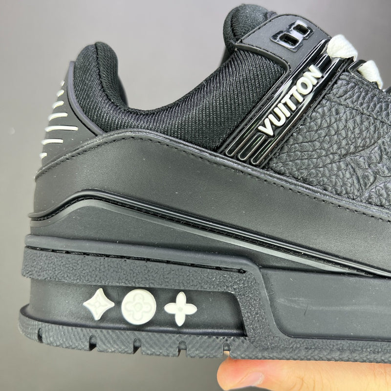 Louis Vuitton Trainer All Black