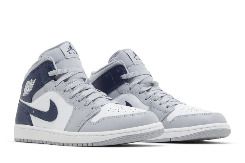 Tênis Air Jordan 1 Mid Wolf Grey Midnight Navy Cinza